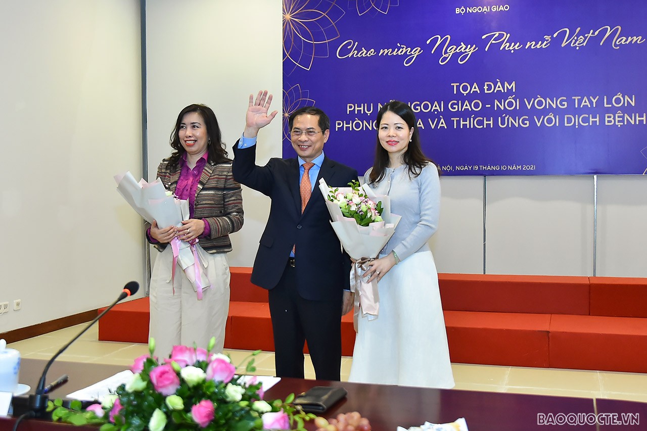 Toàn cảnh Lễ kỷ niệm Ngày Phụ nữ Việt Nam 20/10 của Bộ Ngoại giao qua ảnh