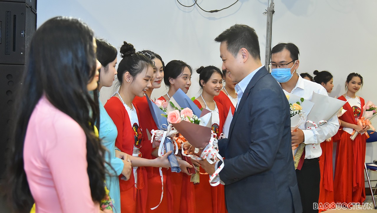 Toàn cảnh Lễ kỷ niệm Ngày Phụ nữ Việt Nam 20/10 của Bộ Ngoại giao qua ảnh