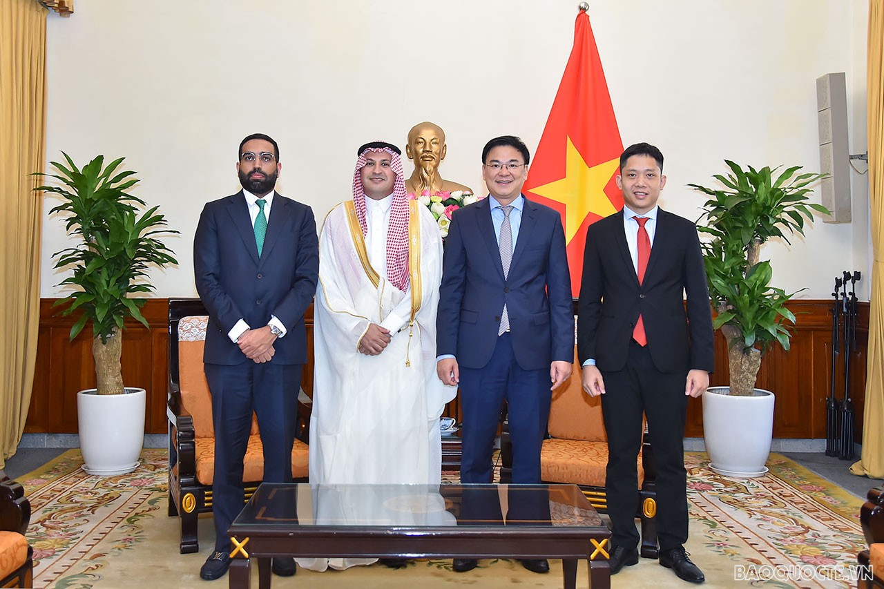 Thứ trưởng Ngoại giao Phạm Quang Hiệu tiếp Đại sứ Nam Phi và Đại sứ Saudi Arabia