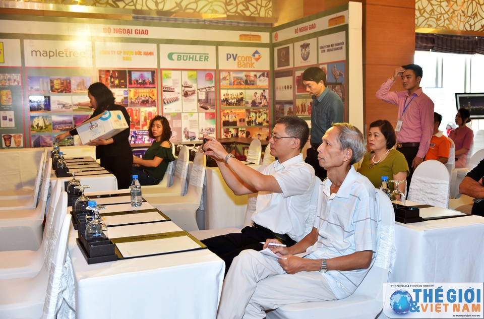 viet nam ra khoi thuan buom xuoi gio