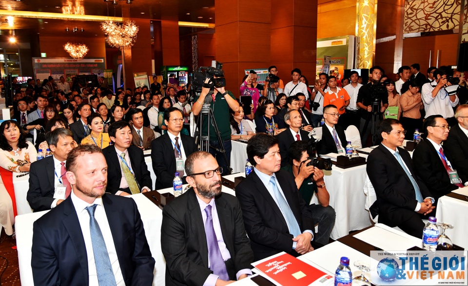 khai mac trien lam thanh tuu kinh te doi ngoai va moi truong dau tu tai viet nam