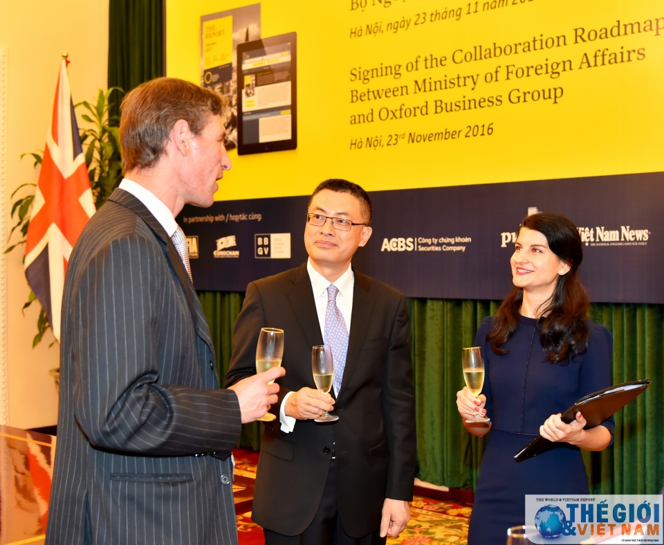 Ký kết giữa Bộ Ngoại giao và OBG về sử dụng ấn phẩm về Việt Nam tin nhap 20161123205004
