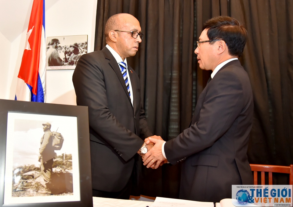 pho thu tuong bo truong ngoai giao pham binh minh vieng chu tich cuba fidel castro