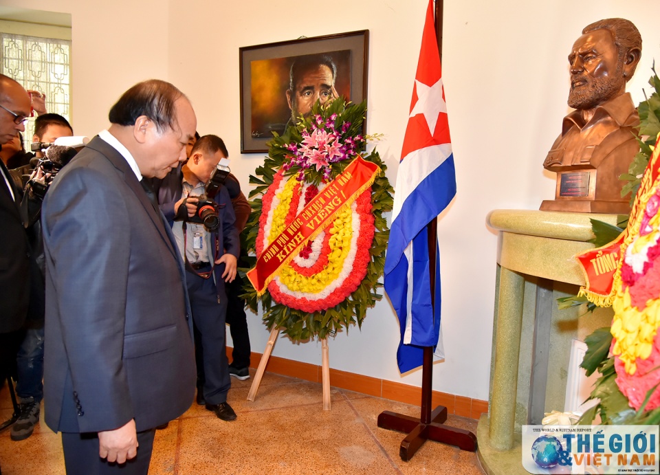 lanh dao dang nha nuoc chinh phu vieng lanh tu cuba fidel castro