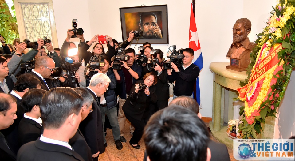 lanh dao dang nha nuoc chinh phu vieng lanh tu cuba fidel castro