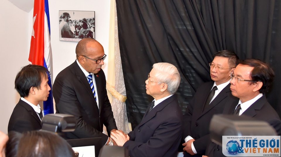 lanh dao dang nha nuoc chinh phu vieng lanh tu cuba fidel castro