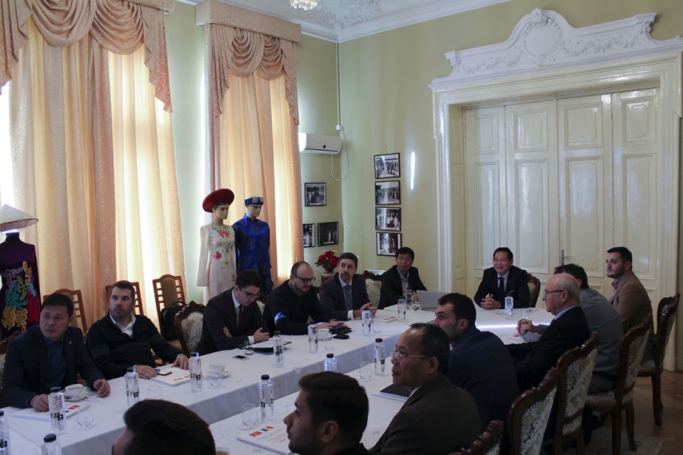 Tọa đàm về Chủ tịch Hồ Chí Minh tại Romania toa dam ve chu tich ho chi minh tai romania