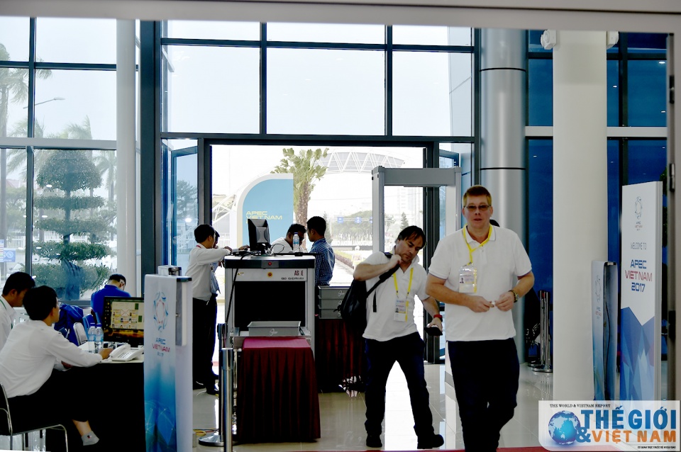 hang nghin phong vien dang ky tac nghiep tai trung tam bao chi quoc te