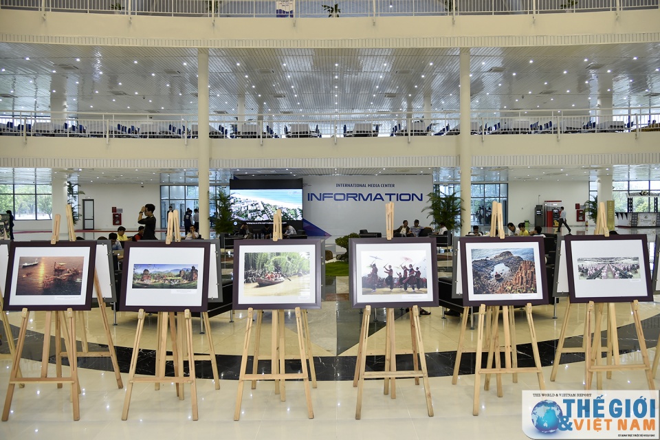 hang nghin phong vien dang ky tac nghiep tai trung tam bao chi quoc te