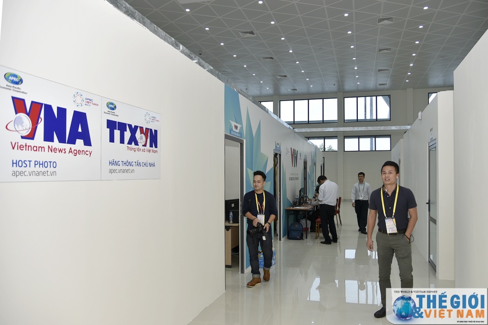 hang nghin phong vien dang ky tac nghiep tai trung tam bao chi quoc te