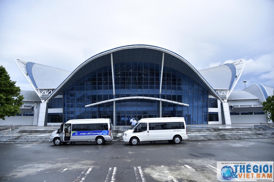 hang nghin phong vien dang ky tac nghiep tai trung tam bao chi quoc te