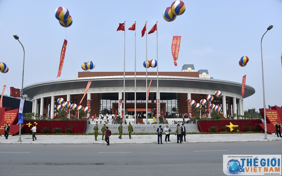 chu tich nuoc trung quoc tap can binh du le khanh thanh cung huu nghi viet trung