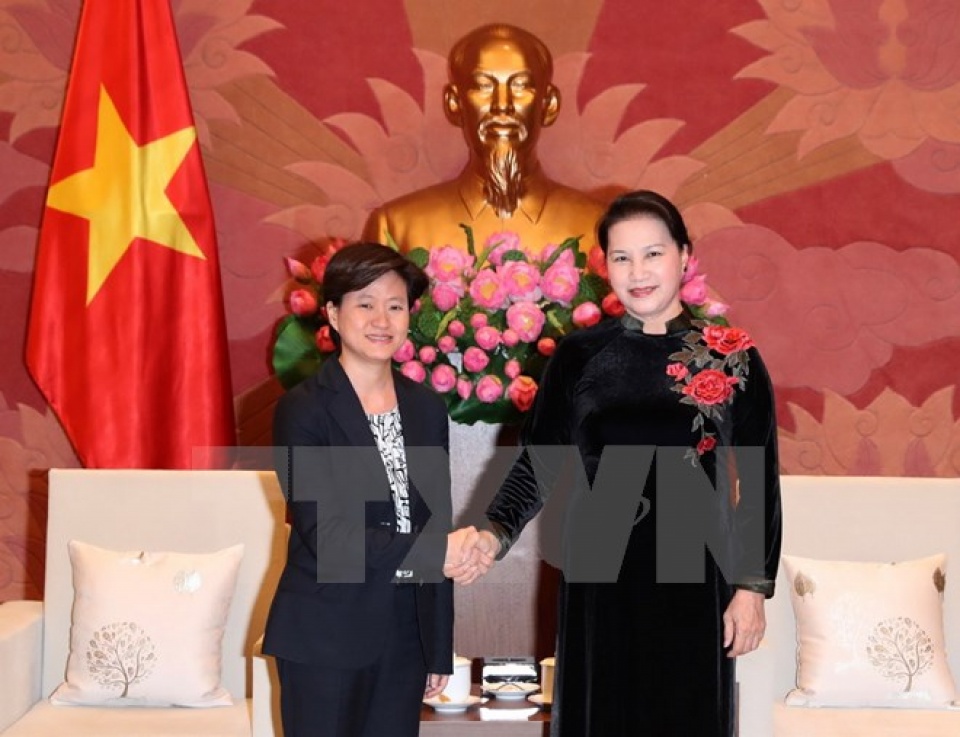 Chủ tịch Quốc hội Nguyễn Thị Kim Ngân tiếp Đại sứ Singapore tin nhap 20171123215202