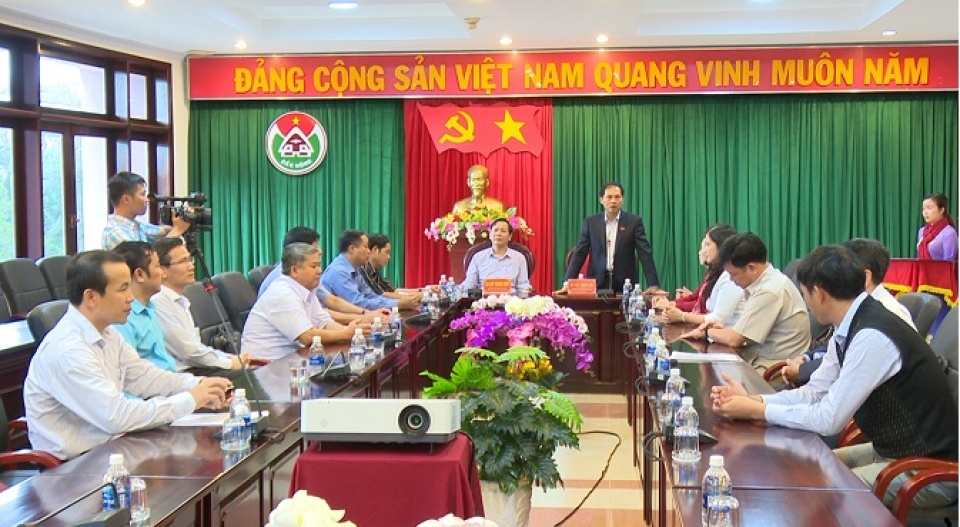 Bộ Ngoại giao hỗ trợ 100 triệu đồng để Đắk Nông khắc phục thiệt hại do bão số 12 bo ngoai giao ho tro 100 trieu dong de dak nong khac phuc thiet hai do bao so 12