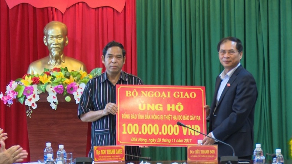 Bộ Ngoại giao hỗ trợ 100 triệu đồng để Đắk Nông khắc phục thiệt hại do bão số 12 bo ngoai giao ho tro 100 trieu dong de dak nong khac phuc thiet hai do bao so 12