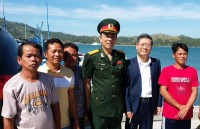 giang sinh cua nguoi lam bao ho cong dan o indonesia