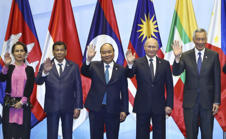 nang tam quan he asean nga len doi tac chien luoc