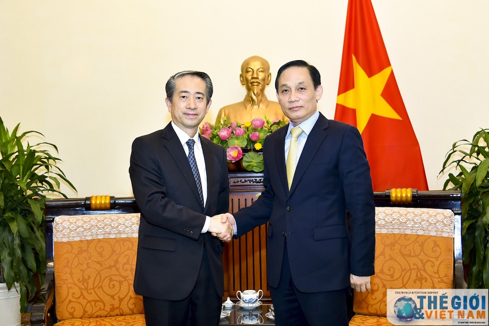 thu truong ngoai giao le hoai trung tiep dai su trung quoc den chao xa giao