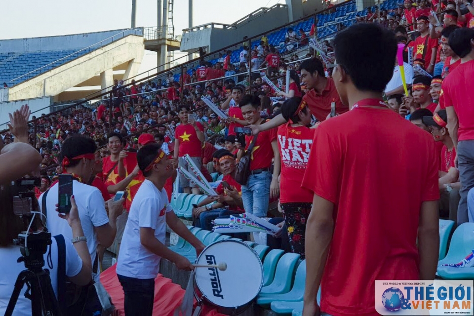 nhung hinh anh dau tien cua cdv tiep lua doi tuyen viet nam myanmar