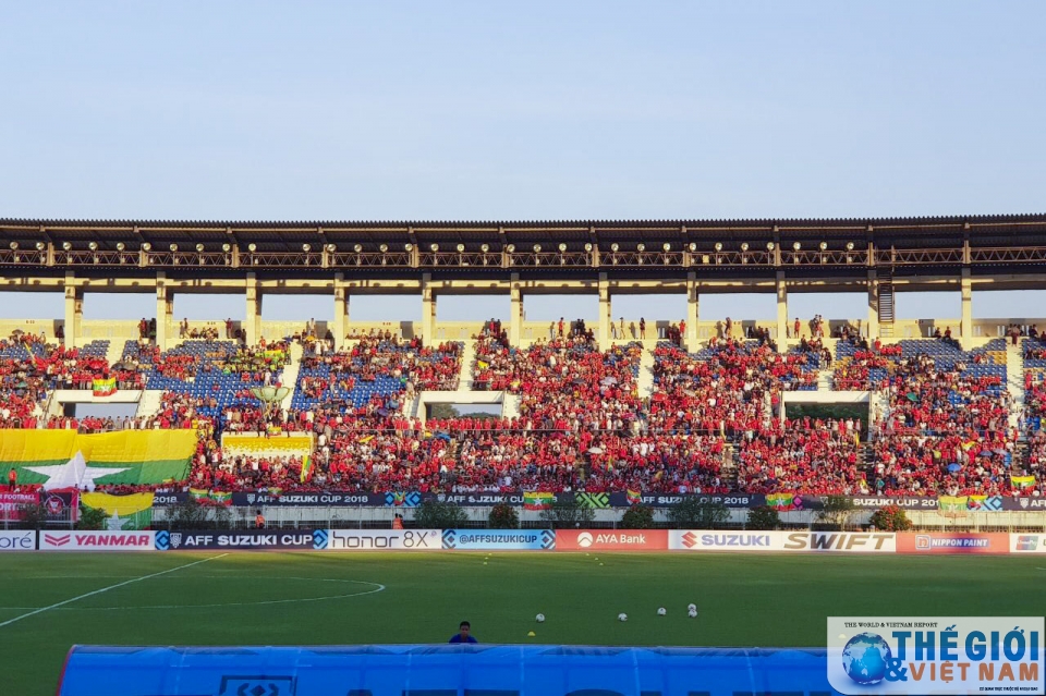 nhung hinh anh dau tien cua cdv tiep lua doi tuyen viet nam myanmar