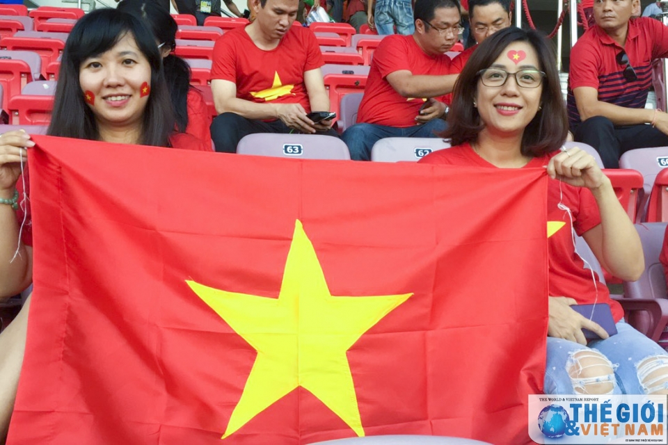 nhung hinh anh dau tien cua cdv tiep lua doi tuyen viet nam myanmar