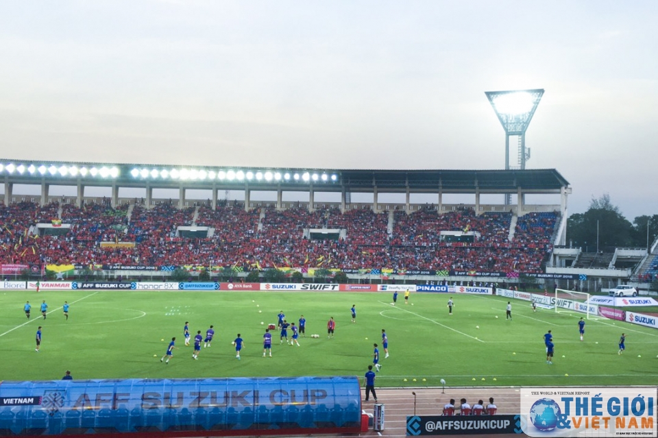 nhung hinh anh dau tien cua cdv tiep lua doi tuyen viet nam myanmar