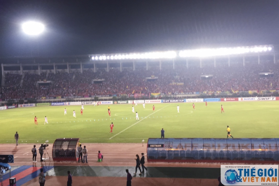 nhung hinh anh dau tien cua cdv tiep lua doi tuyen viet nam myanmar