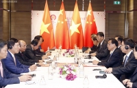 Thủ tướng Nguyễn Xuân Phúc gặp Thủ tướng Trung Quốc Lý Khắc Cường bên lề ASEAN 35