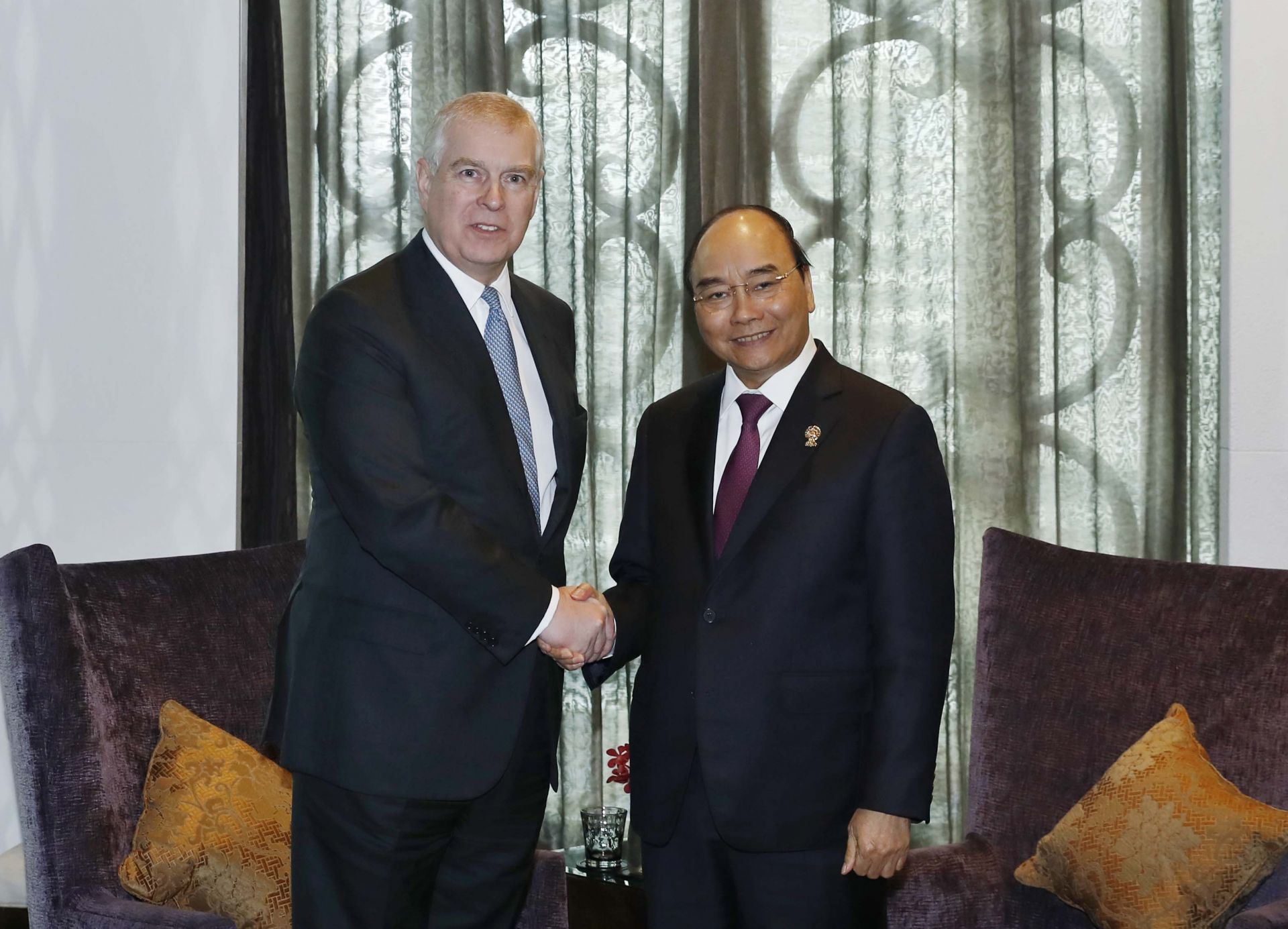 thu tuong nguyen xuan phuc du hoi nghi cap cao asean 35 va gap lanh dao cac nuoc