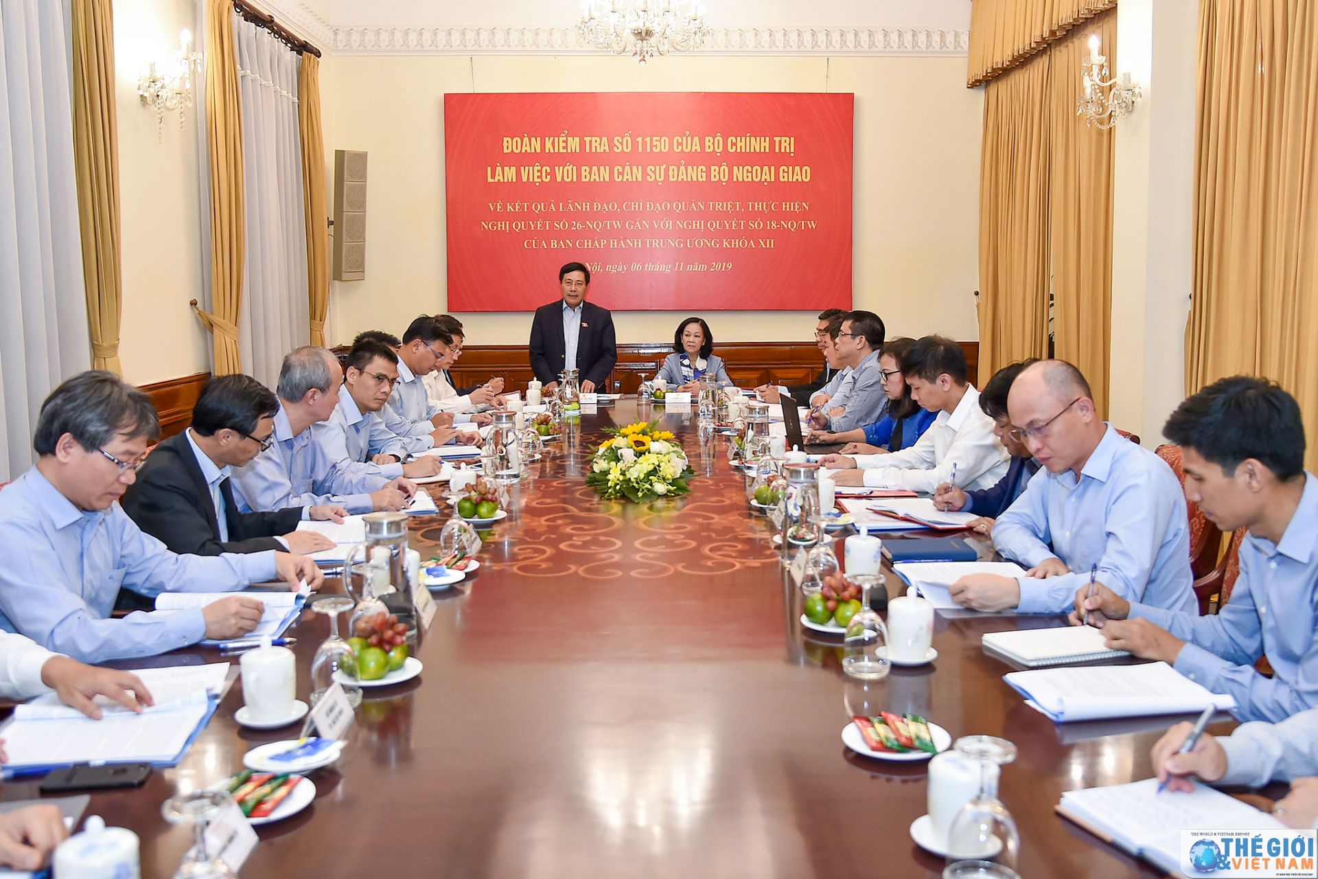 truong ban dan van trung uong truong thi mai lam viec tai bo ngoai giao