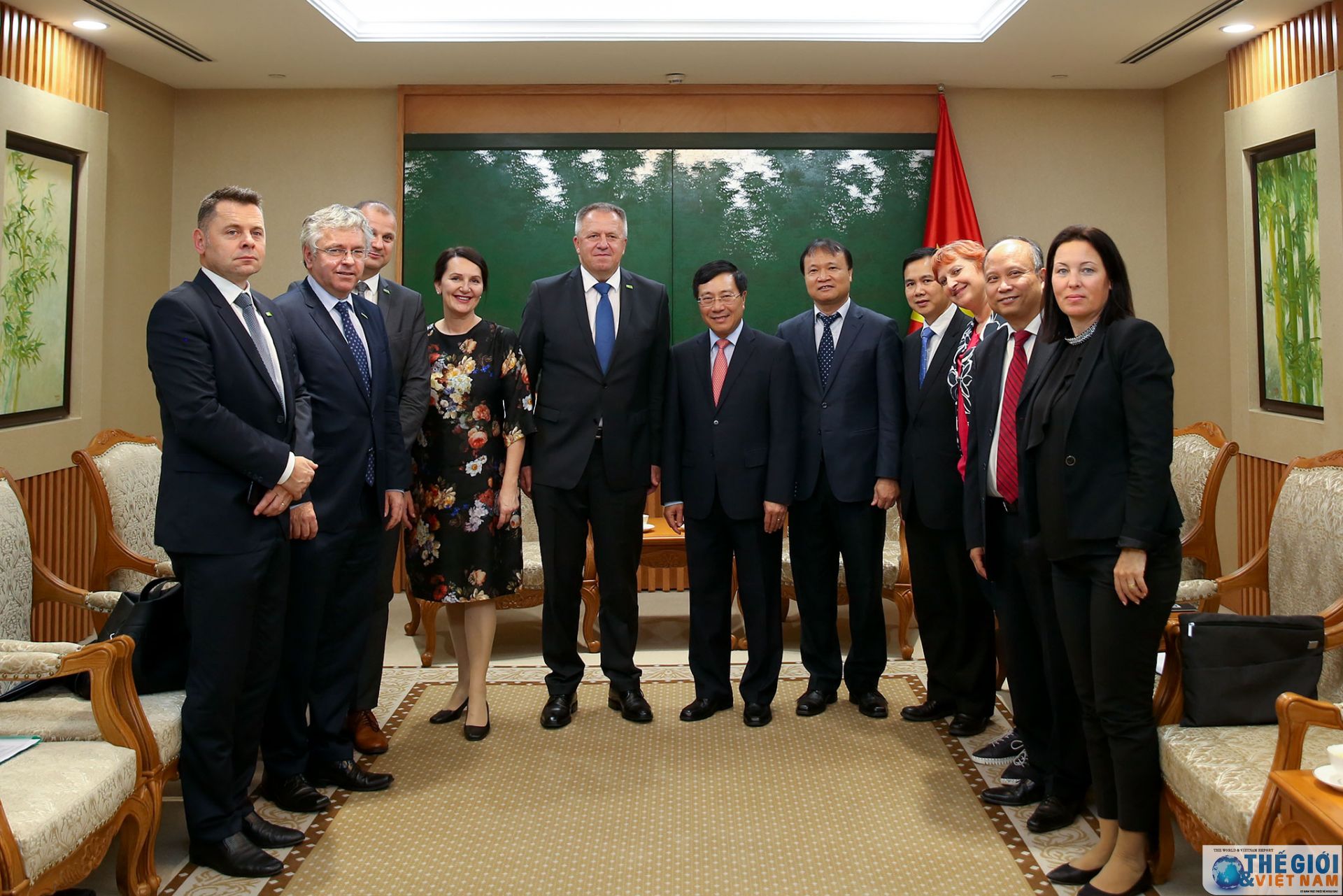 pho thu tuo ng pha m bi nh minh tie p bo truo ng pha t trie n kinh te va cong nghe slovenia