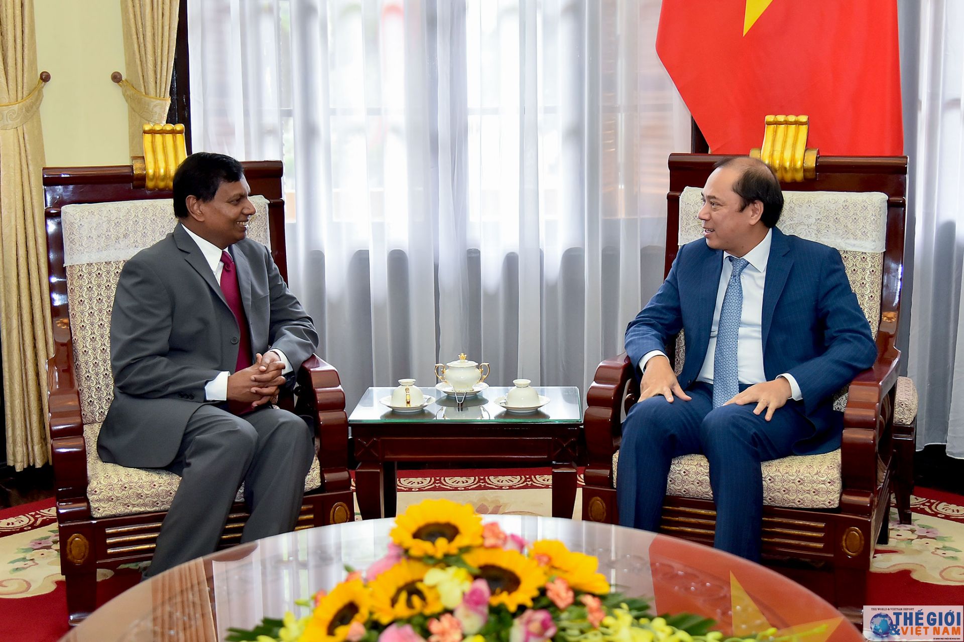 thu truong ngoai giao nguyen quoc dung tiep tan dai su sri lanka chao xa giao