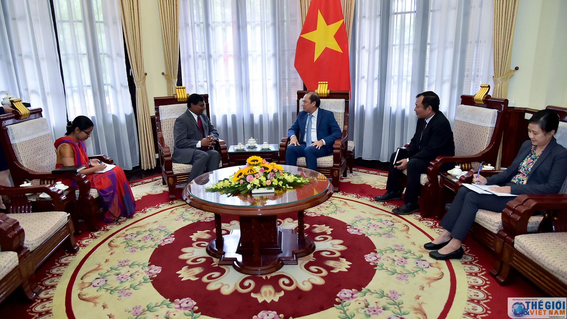 thu truong ngoai giao nguyen quoc dung tiep tan dai su sri lanka chao xa giao