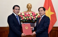 trao quyet dinh bo nhiem tro ly uy vien bo chinh tri pho thu tuong bo truong bo ngoai giao