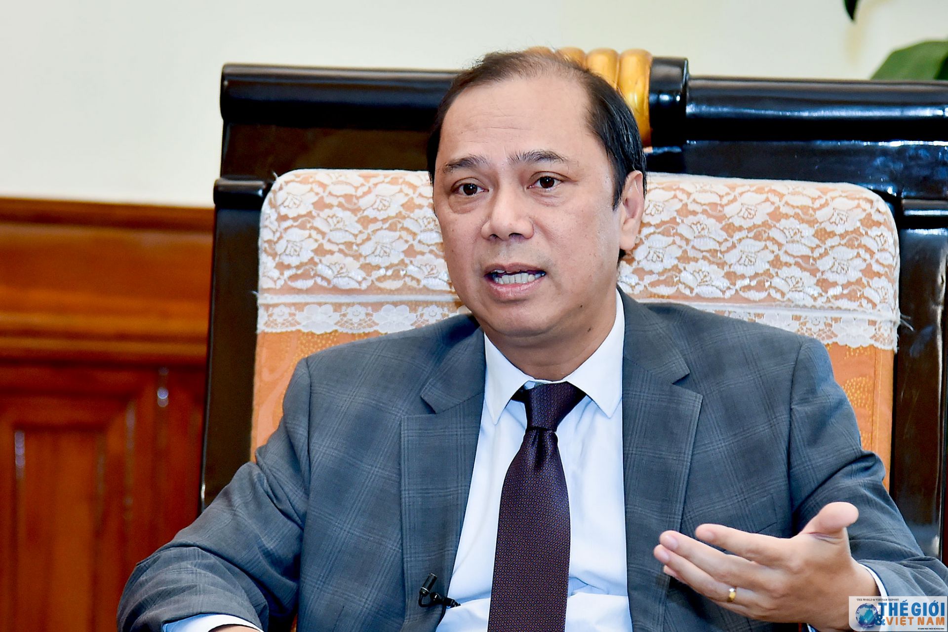 Thứ trưởng Nguyễn Quốc Dũng trả lời phỏng vấn về kết quả chuyến thăm chính thức Hàn Quốc và dự hai hội nghị cấp cao của Thủ tướng