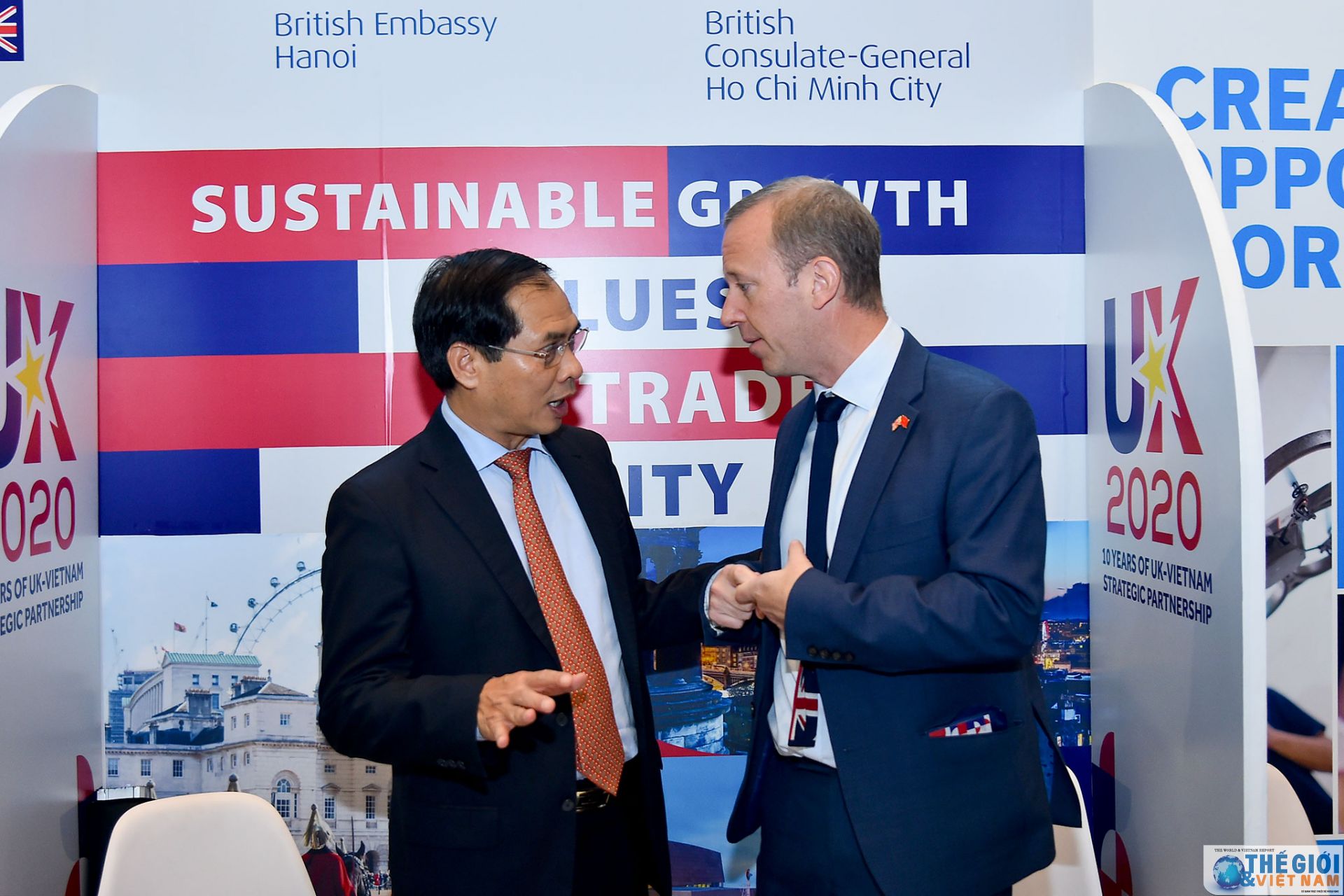 khai mac ho i nghi gap go vuong quoc anh