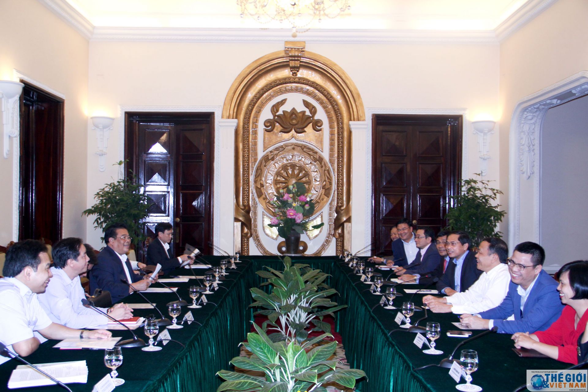 Ban Thường vụ Đảng ủy Khối các cơ quan Trung ương làm việc với Ban Thường vụ Đảng ủy Bộ Ngoại giao