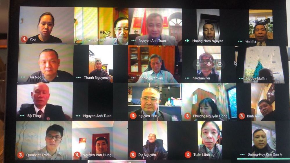 Đại sứ và cán bộ sứ quán chia tay cộng đồng người Việt tại Ukraine