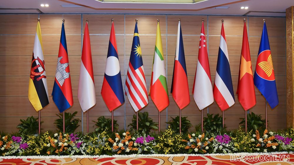 Treo cờ ASEAN cùng cờ của các quốc gia như thế nào?