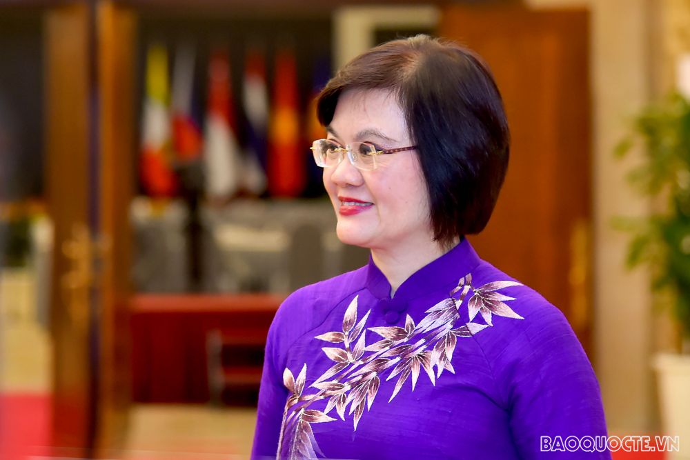 Đại sứ Nguyễn Nguyệt Nga - Một Người Thầy luôn chỉ bảo từ công việc đến cuộc sống hàng ngày Đại sứ Nguyễn Nguyệt Nga - Một Người Thầy luôn chỉ bảo từ công việc đến cuộc sống hàng ngày