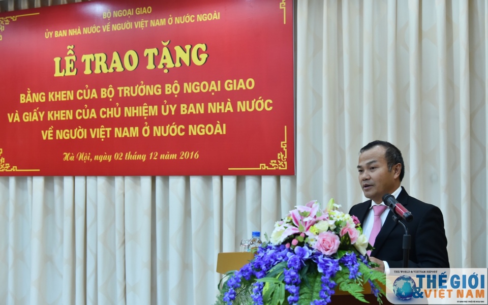 tang bang khen cua bo truong ngoai giao cho can bo chien si hai quan