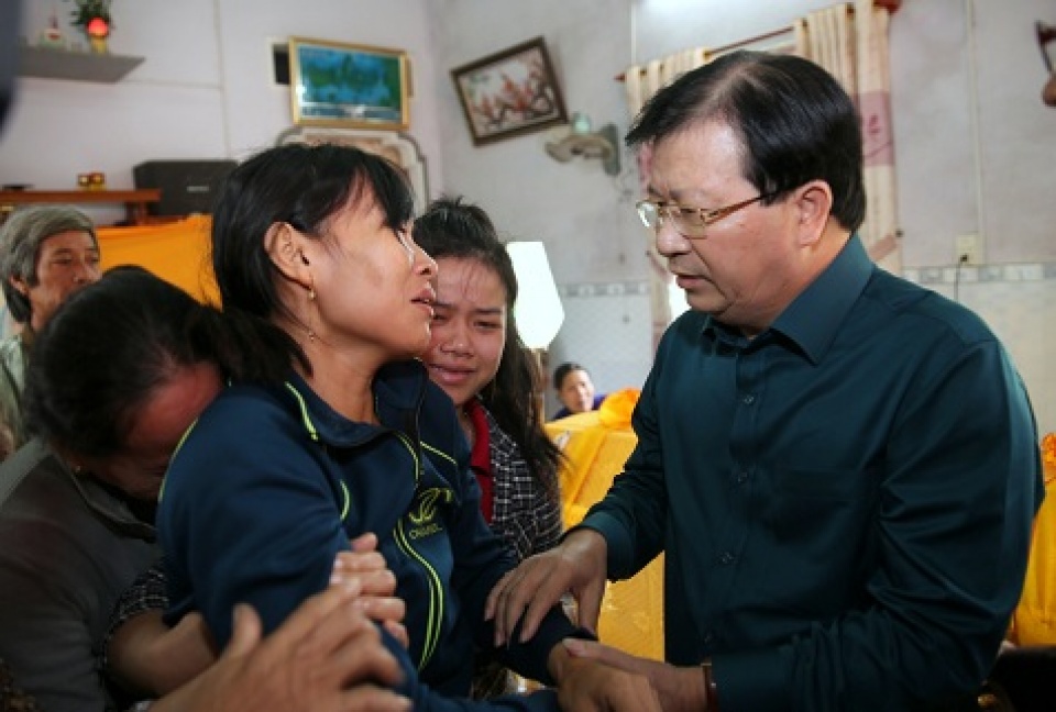 Ưu tiên nguồn lực giúp dân ổn định cuộc sống, khôi phục sản xuất uu tien nguon luc giup dan on dinh cuoc song khoi phuc san xuat