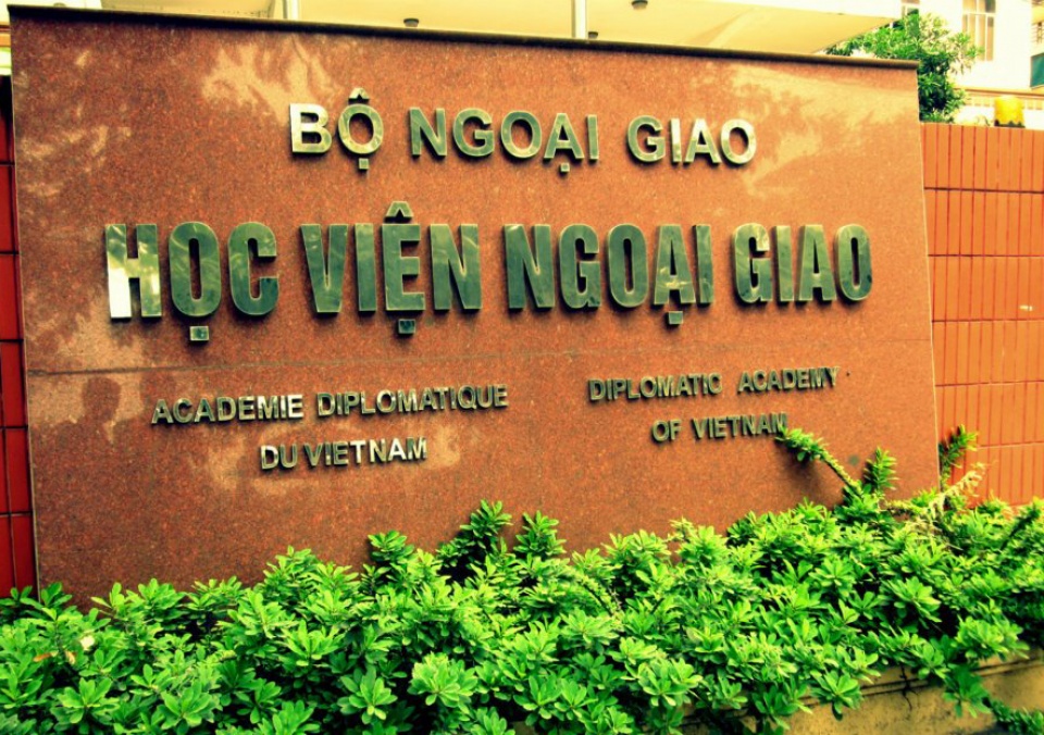 thong bao ve viec bao ve luan an tien si