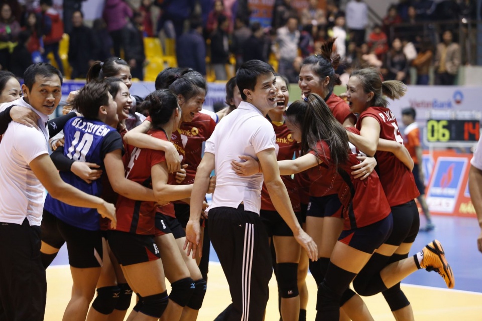 bong chuyen ngan hang cong thuong lich su da sang trang