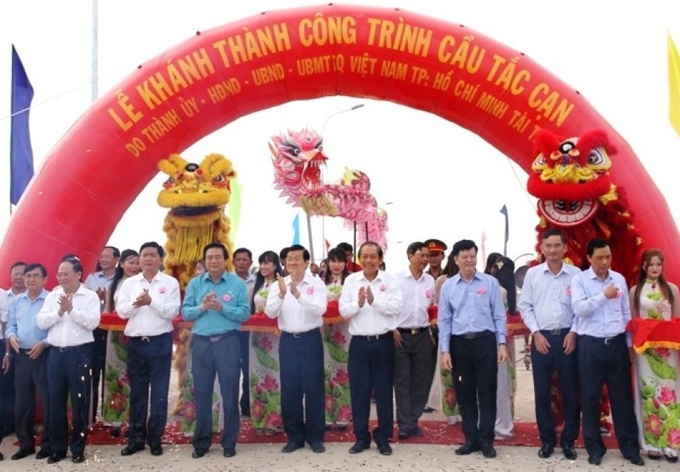 Phó Thủ tướng Thường trực cắt băng khánh thành cầu Tắc Cạn tin nhap 20161219071703