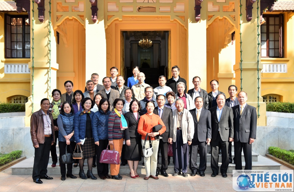 bo ngoai giao trao quyet dinh cho can bo nghi huu nam 2016