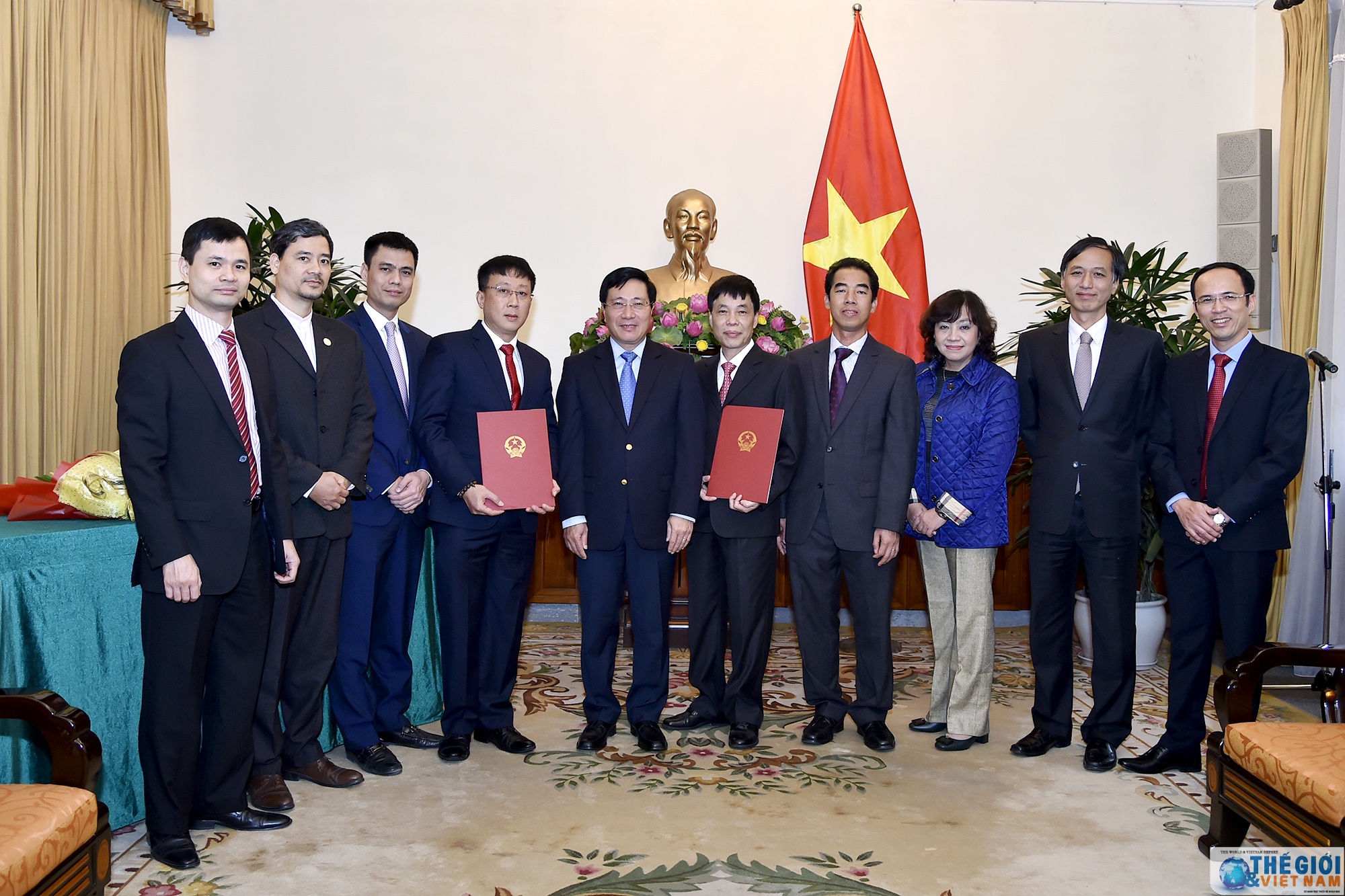 Trao quyết định bổ nhiệm Trưởng cơ quan đại diện tại Thái Lan và Nga tin nhap 20171207141615