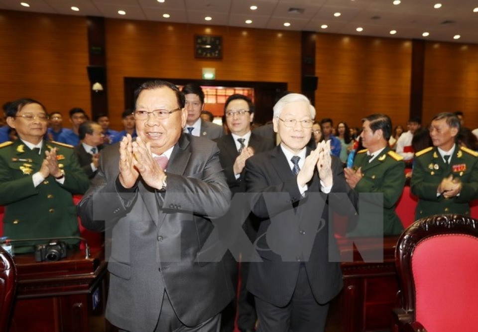 quan he viet lao mai mai vung ben hon nui hon song