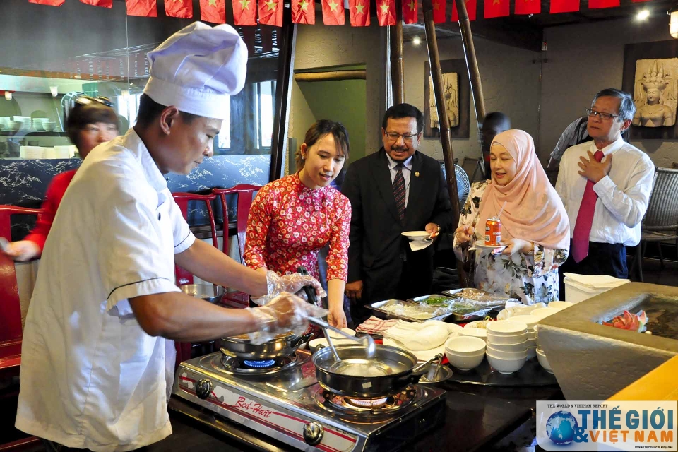 Giới thiệu ẩm thực Việt Nam tại Nam Phi tin nhap 20181206084001