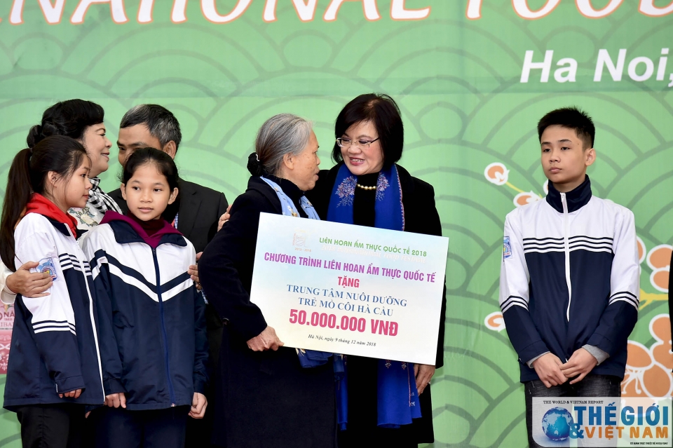 tung bung lien hoan am thuc quoc te lan thu vi